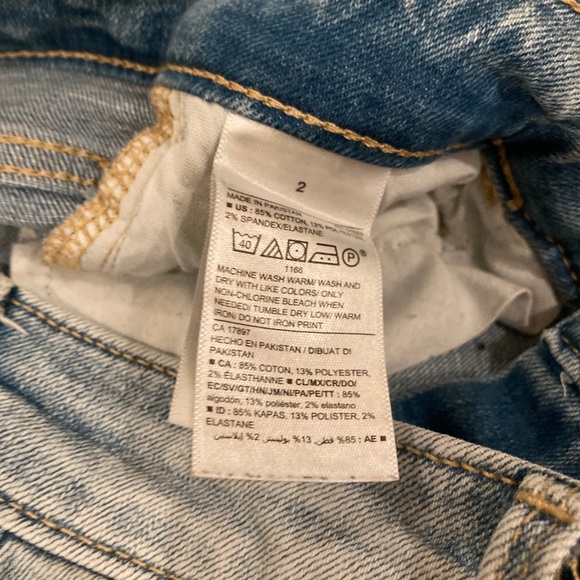 $6 / $8 / $10 SALE! 
Rockstar Super Skinny Distressed Patched Jeans - Picture 4 of 6